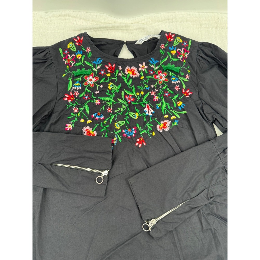 Zara Embroidered Blouse Crisp Cotton Size XS Black Multi Floral Zipper Cuffs